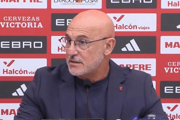 «Έσταξε» μέλι για τον Μέσι ο Ντε Λα Φουέντε: «Παίζει λες και είναι 19 ετών» image