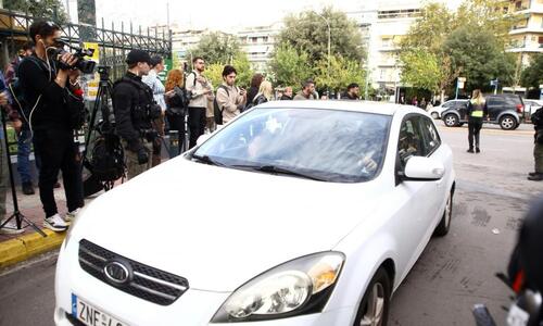 Έφτασαν στα δικαστήρια της Ευελπίδων οι έξι συλληφθέντες (vid) thumb