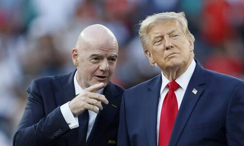 Τραμπ: «Η FIFA θα έκανε τρομερό λάθος αν αντικαταστάσουσε τον Ινφαντίνο» thumb