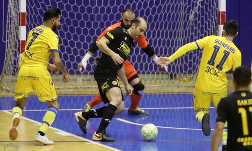 Futsal: ΑΠΟΕΛ - ΑΕΛ 5-2 στο ντέρμπι, νίκες για ΑΕΚ και Αραράτ thumb