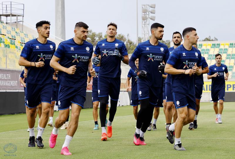 Προετοιμασίας συνέχεια με μια μεγάλη απουσία thumb