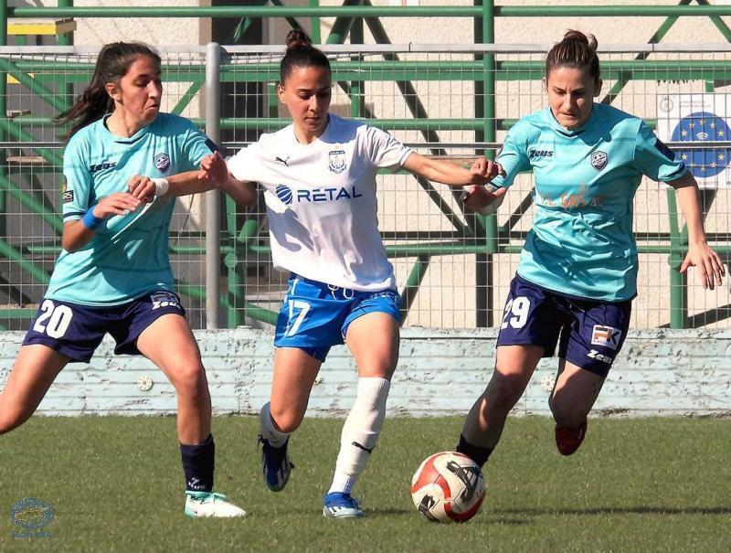 Apollon Ladies - Λευκοθέα Λατσιών για το τρόπαιο του Κυπέλλου thumb
