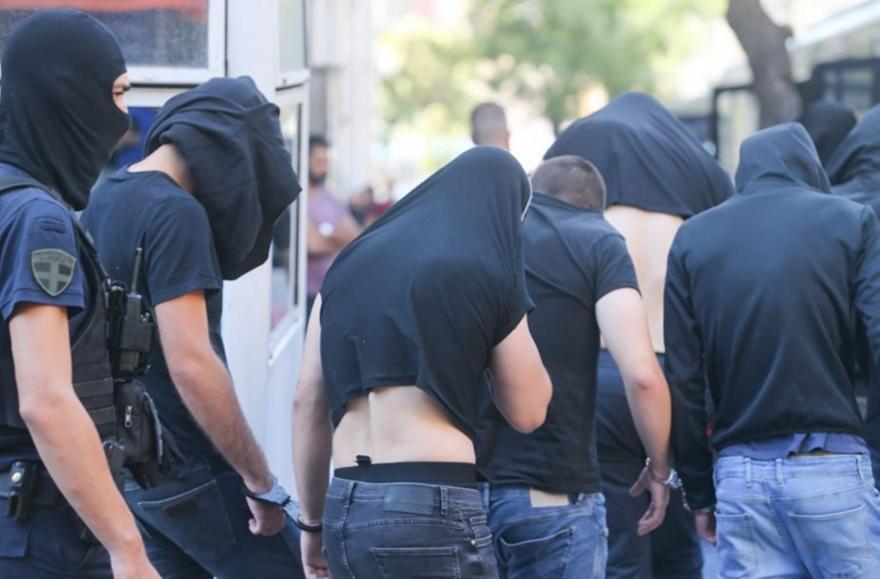 Δολοφονία Μιχάλη: Βαρύ κατηγορητήριο για τους συλληφθέντες χούλιγκαν thumb