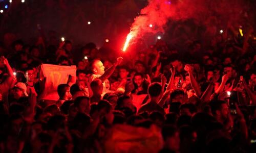 Ατελείωτο πάρτι στους δρόμους της Μαδρίτης για την Παγκόσμια Πρωταθλήτρια Ισπανία thumb