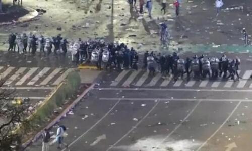 Χάος στο Μπουένος Άιρες μετά την ήττα της Αργεντινής – Επεισόδια με την αστυνομία thumb