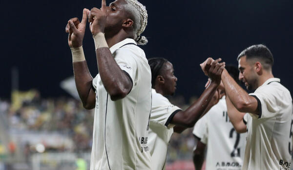 ΑΕΚ - Μπεϊτάρ 0-1: «Πλήρωσε» την κόκκινη με μία «οβίδα» και ηττήθηκε image