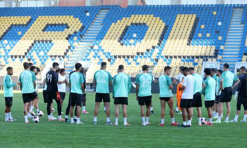 Η τελευταία προπόνηση της ΑΕΚ στο «Stadion Ilie Oana» thumb