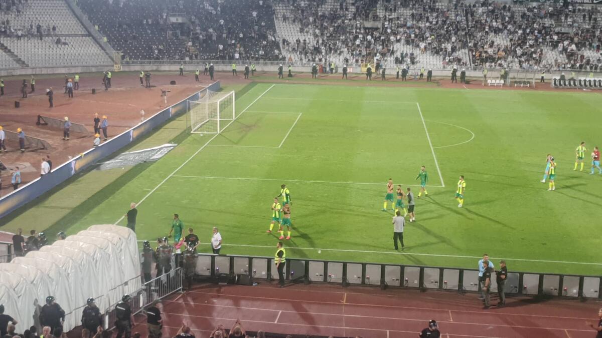 Χειροκρότημα και αναγνώριση από τους οπαδούς της Παρτίζαν (video) thumb