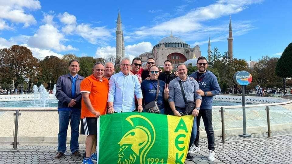 Στην Πόλη ο Τάσος Προκοπίου με φόντο την Αγιά Σοφιά (ΦΩΤΟ) thumb