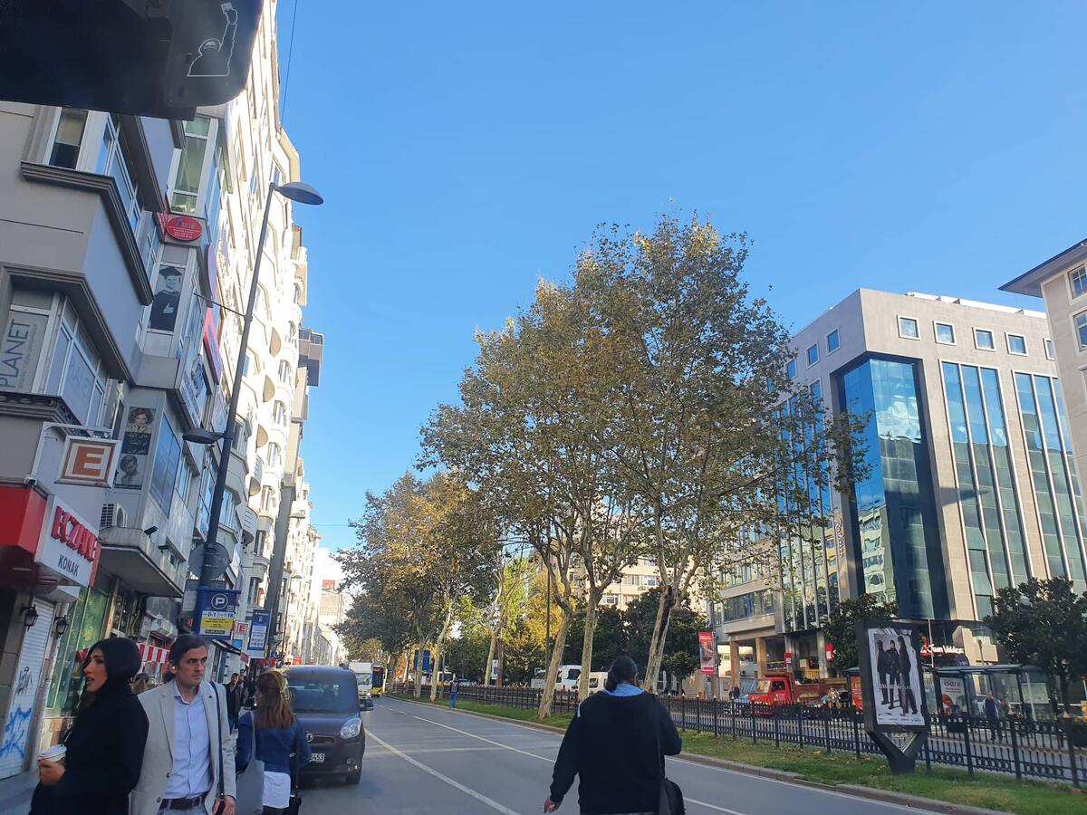 Ηλιόλουστο πρωινό στην Πόλη (ΦΩΤΟΣ) thumb
