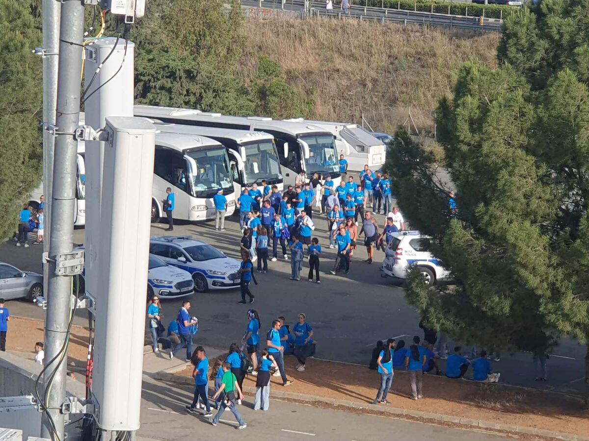 Μαζική απόβαση με λεωφορεία από τους οπαδούς της Πάφου!  (ΦΩΤΟΣ) thumb
