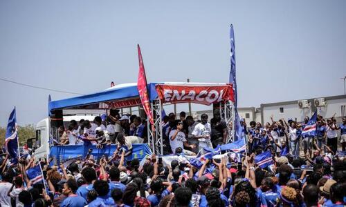 Πανικός στην υποδοχή του Πράσινου Ακρωτηρίου, σε φορτηγό οι παίκτες! (vid) thumb