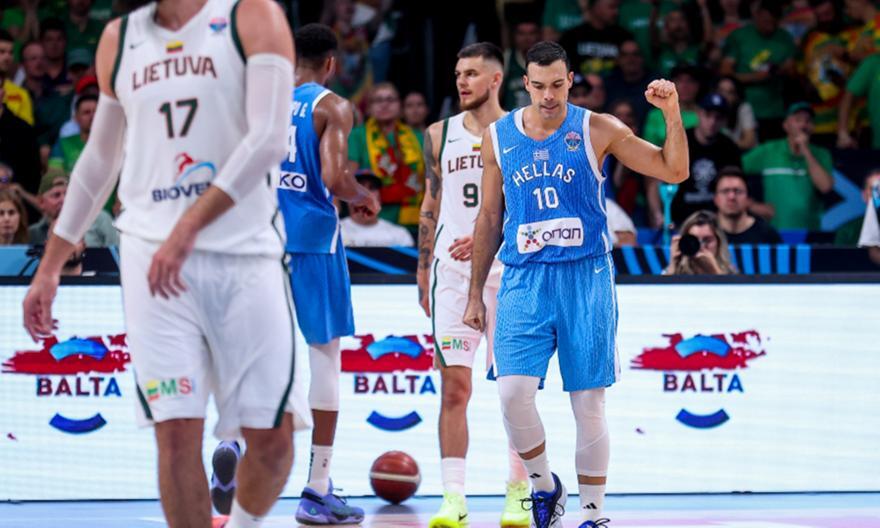 Οι αγκαλιές μετά τη μεγάλη πρόκριση, οι σφιγμένες γροθιές των Σπανούλη και το «άλλο ένα» του Θανάση! thumb