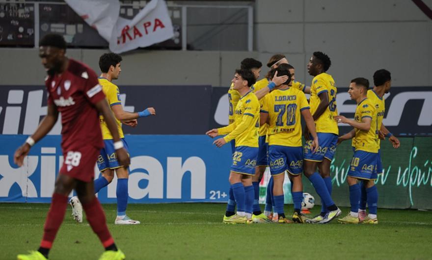 Super League: Μεγάλο «διπλό» του Παναιτωλικού στη Λάρισα thumb