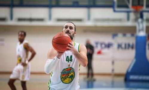 Εκτός έδρας νίκη για την (αήττητη) Πετρολίνα ΑΕΚ  thumb