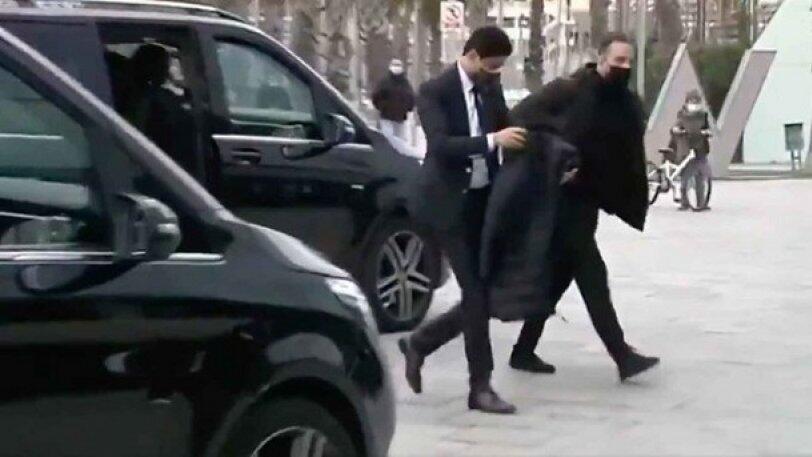 Κράξιμο στον πρόεδρο της Παρί, στη Βαρκελώνη: «Άσε κάτω τον Μέσι, κλέφτη!» (vid) thumb