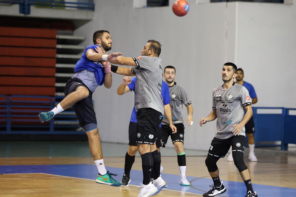 Χάντμπολ: Με σούπερ ντέρμπι η τελευταία αγωνιστική του 2024 thumb