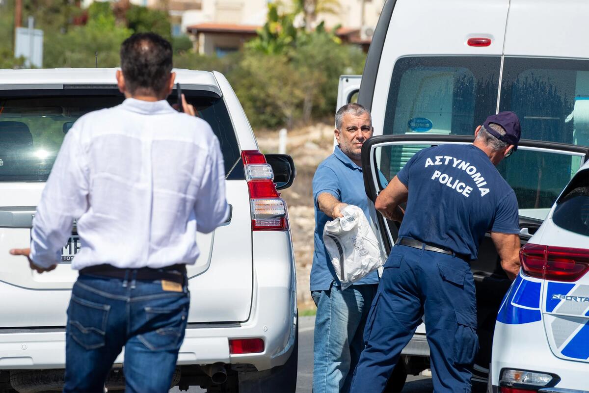 Στο κεφάλι οι σφαίρες που σκότωσαν τον Δημοσθένους - Βρέθηκαν κάλυκες και καπέλο thumb