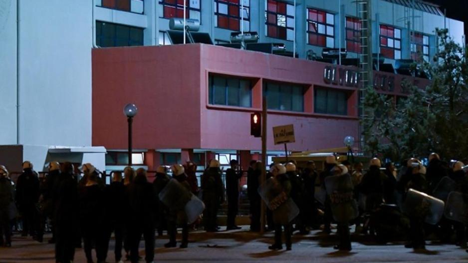 Ακρωτηρίασαν το πόδι του αστυνομικού που δέχτηκε τη φωτοβολίδα thumb