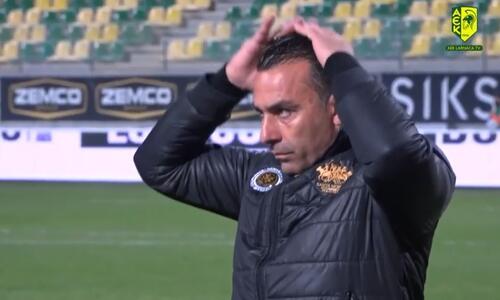 Η απογοήτευση του Αυγουστή στην παρακάμερα της ΑΕΚ (video) thumb
