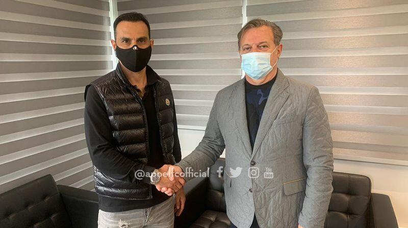 Επίσημο: Εποχή Πουρσαϊτίδη στον ΑΠΟΕΛ  thumb