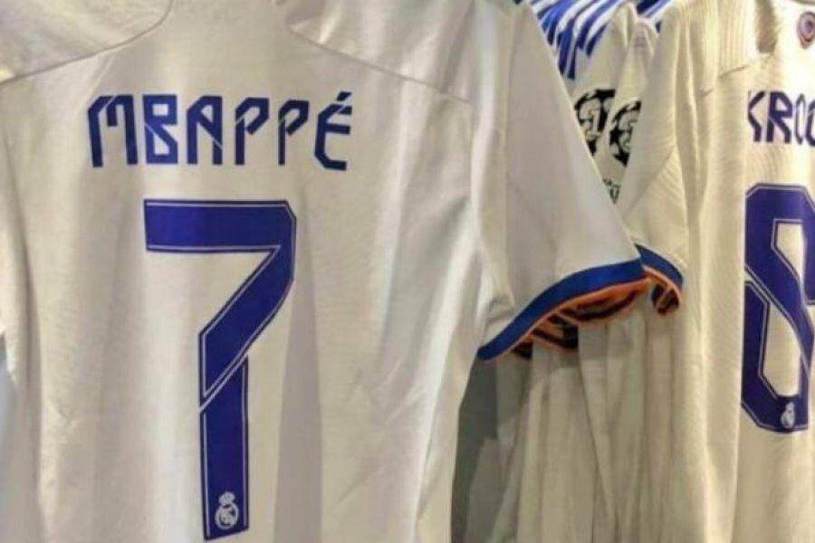 «Διέρρευσε» η φανέλα του Μπαπέ με την Ρεάλ! thumb