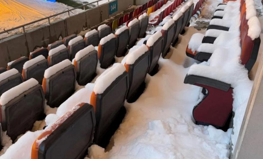 Κάλεσε τους οπαδούς της να καθαρίσουν το γήπεδο από το χιόνι ενόψει ΠΑΟΚ! thumb