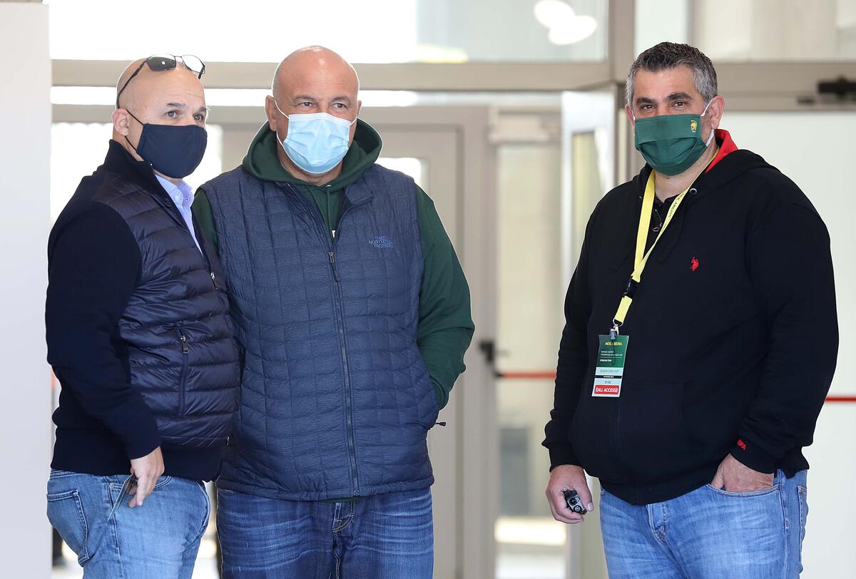 Τι λένε στην ΑΕΚ για ξένους διαιτητές και Τρουγιόλς thumb