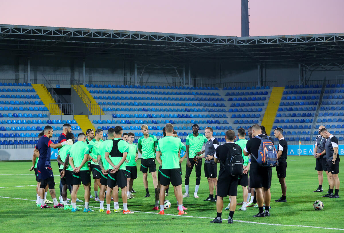 Η τελευταία προπόνηση της Ομόνοιας στο «Dalga Arena» (φωτογραφίες) thumb