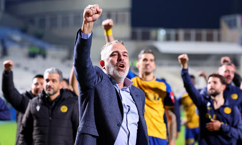 «Έπαιξε έδρα η διαιτησία. Ανανεώνεται αυτόματα το συμβόλαιο του Μαρτίνς, αν...» thumb