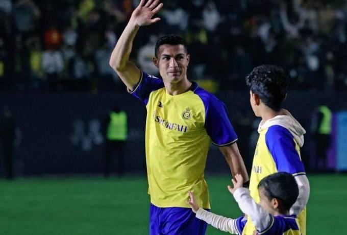 Φοβερό περιστατικό με CR7: «Να πας να δεις τον Μέσι»! (Βίντεο) thumb