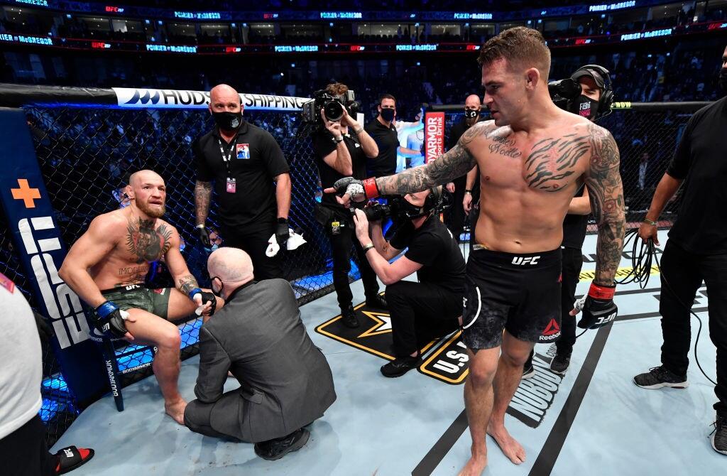 Ο Dustin Poirier έβγαλε νοκ άουτ τον McGregor στο δεύτερο γύρο! (pics & vids) thumb