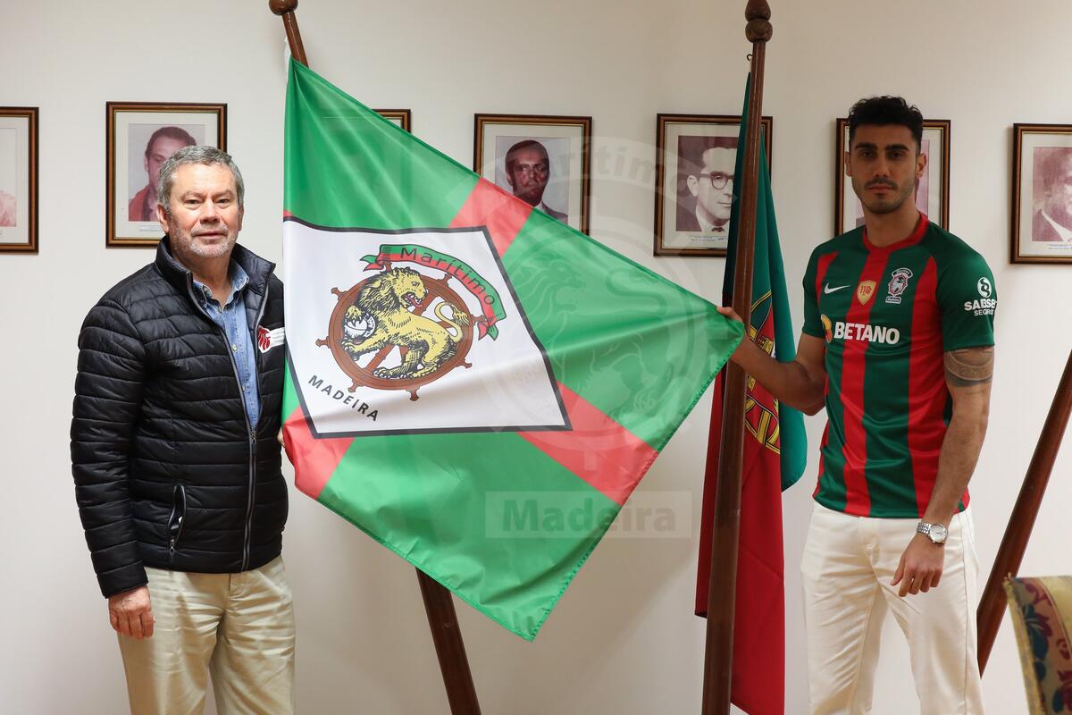 Στην Μαρίτιμο ο Καρώ  thumb