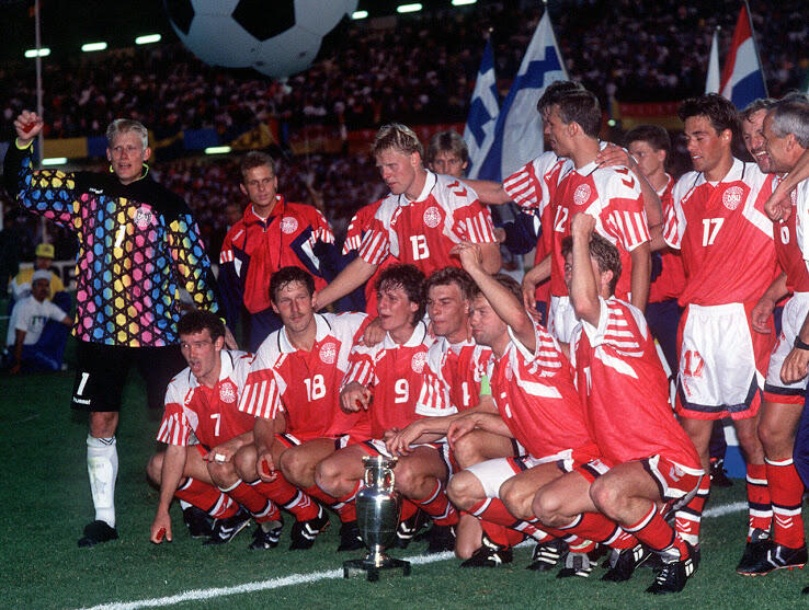 Euro retro: Από την παραλία στο… Έβερεστ (video) thumb