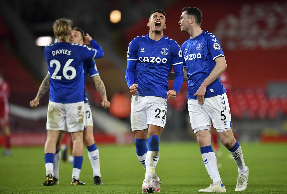 Premier League: Άνετο «διπλό» για Έβερτον, νέες απώλεις για Λίβερπουλ thumb