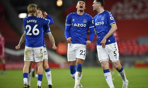 Premier League: Άνετο «διπλό» για Έβερτον, νέες απώλεις για Λίβερπουλ thumb