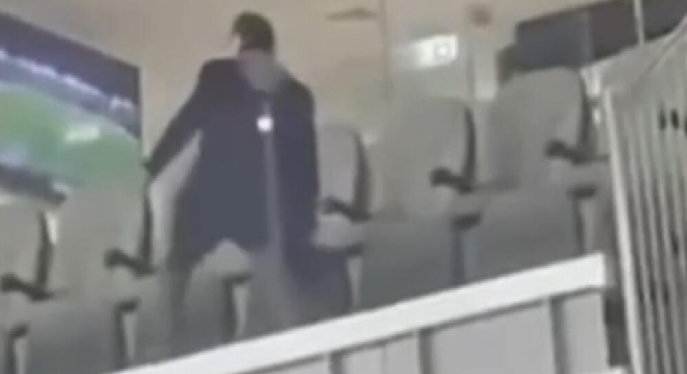 «Καταδικάζουμε το επεισόδιο - Διαλύθηκαν τουαλέτες, 68 καρέκλες, έσπασαν κάμερες και κανείς δεν είπε κάτι» thumb