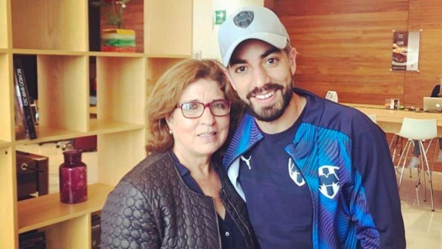 Τραγικά νέα για παίκτη της ΑΕΚ: Σκότωσαν τη θεία του και τραυμάτισαν τη μητέρα του thumb
