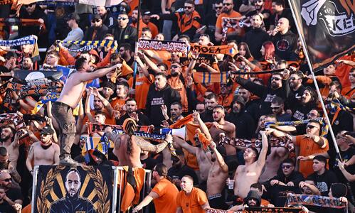 Ο ΑΠΟΕΛ παρουσιάζει το APOELWALLOFLEGENDS thumb