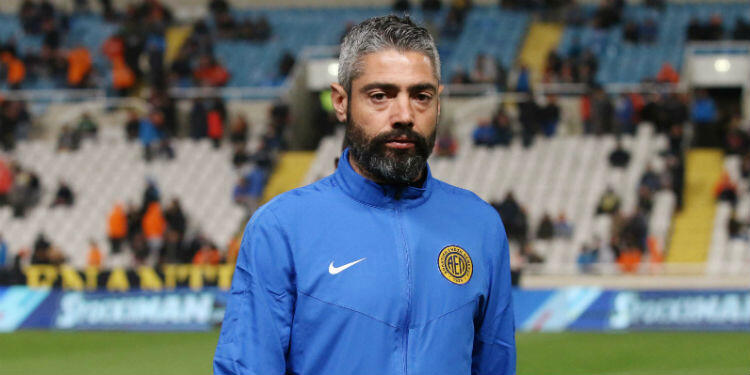 «Εδώ και μήνες η ΑΕΛ είναι το φαβορί για τον τίτλο» thumb