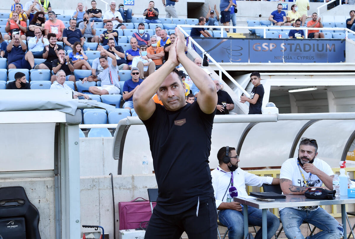 Αυτόν κυνηγά… thumb