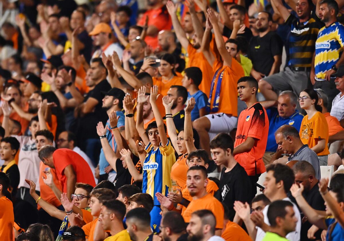 Επική φωτογραφία: Τούρτα στις κερκίδες του ΓΣΠ! thumb