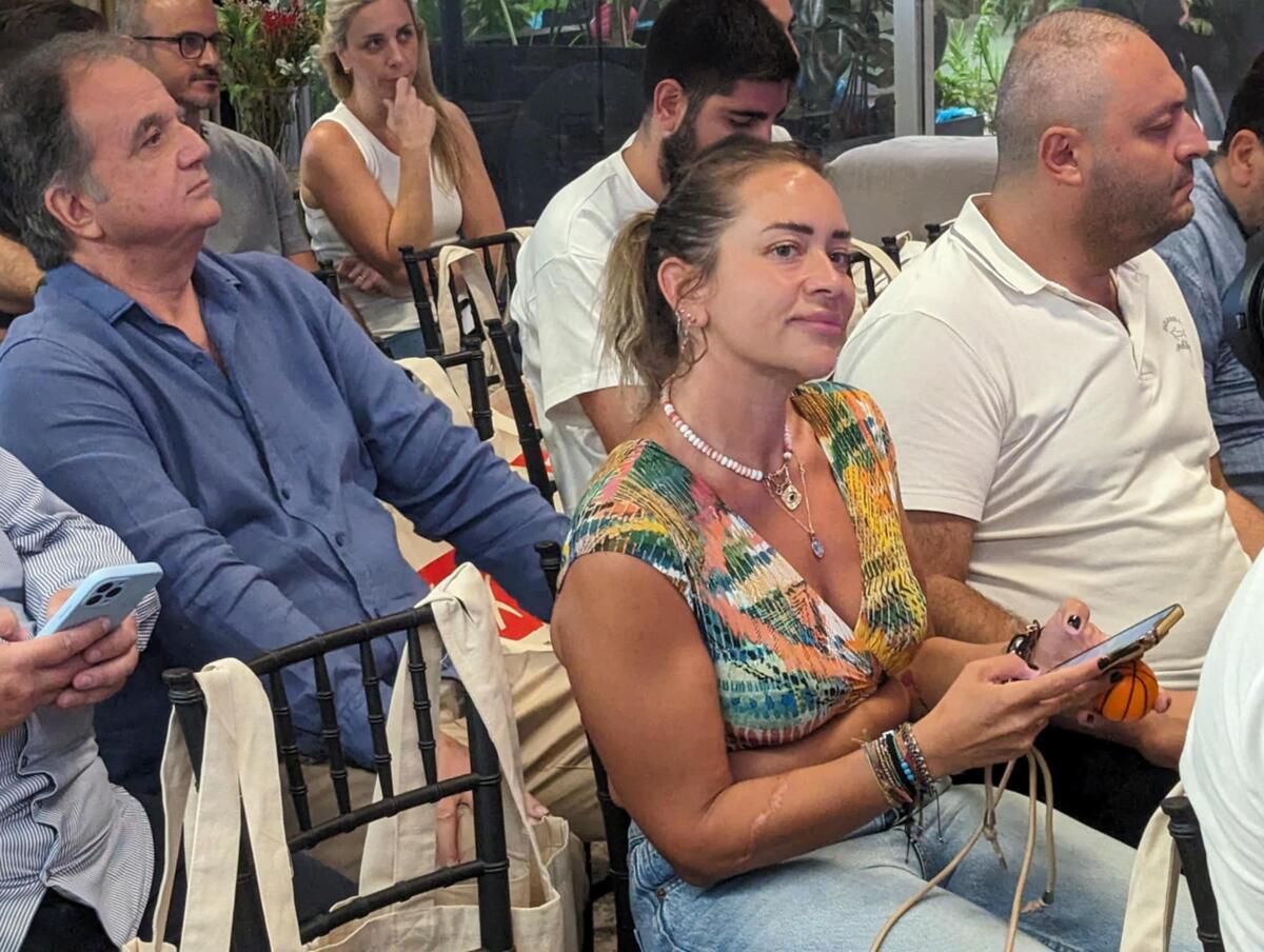 Με το χαμόγελο η Ισαβέλλα thumb
