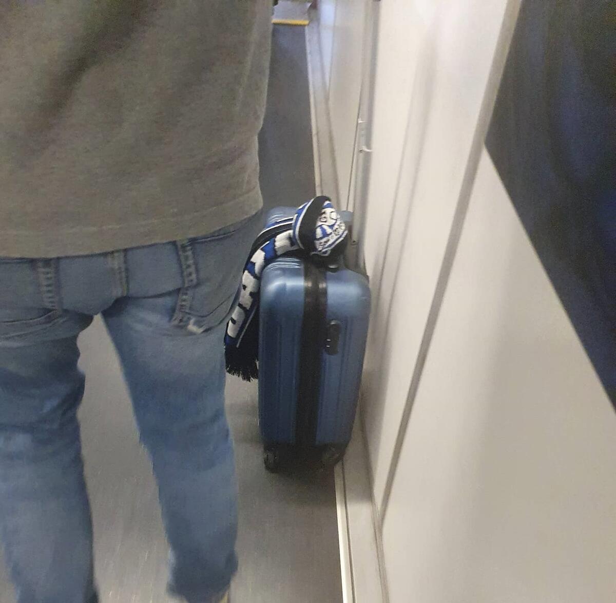 Βγήκαν τα κασκόλ για το καλό αποτέλεσμα! (pic) thumb