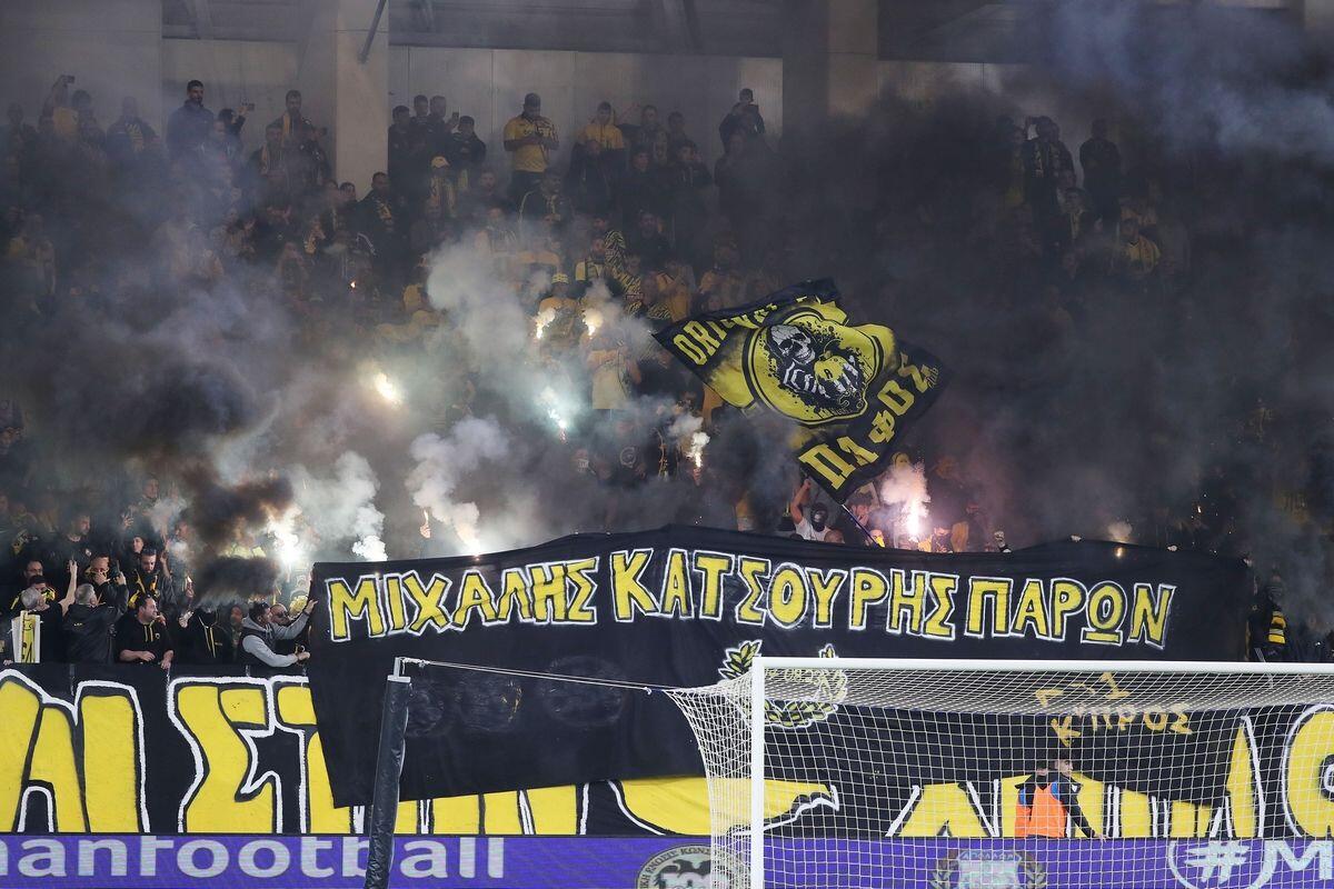 Το πανό των οπαδών της ΑΕΚ για τον Μιχάλη και η συγκινητική ανάρτηση της Ένωσης thumb