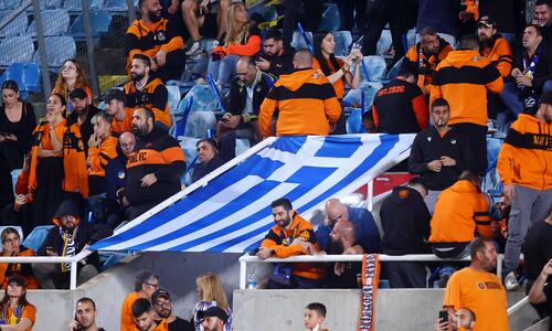 Φωτορεπορτάζ: Οι ΑΠΟΕΛίστες στο ντέρμπι «αιωνίων» thumb
