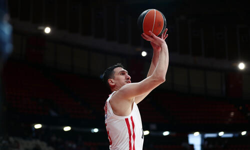 Ο Λαρεντζάκης υπέστη διάστρεμμα - Εκτός με Βίρτους thumb