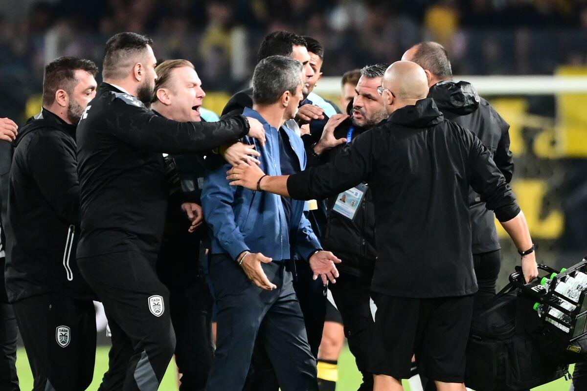 Σε απολογία Λουτσέσκου και Λαμέλα για όσα έγιναν στο ΑΕΚ - ΠΑΟΚ thumb