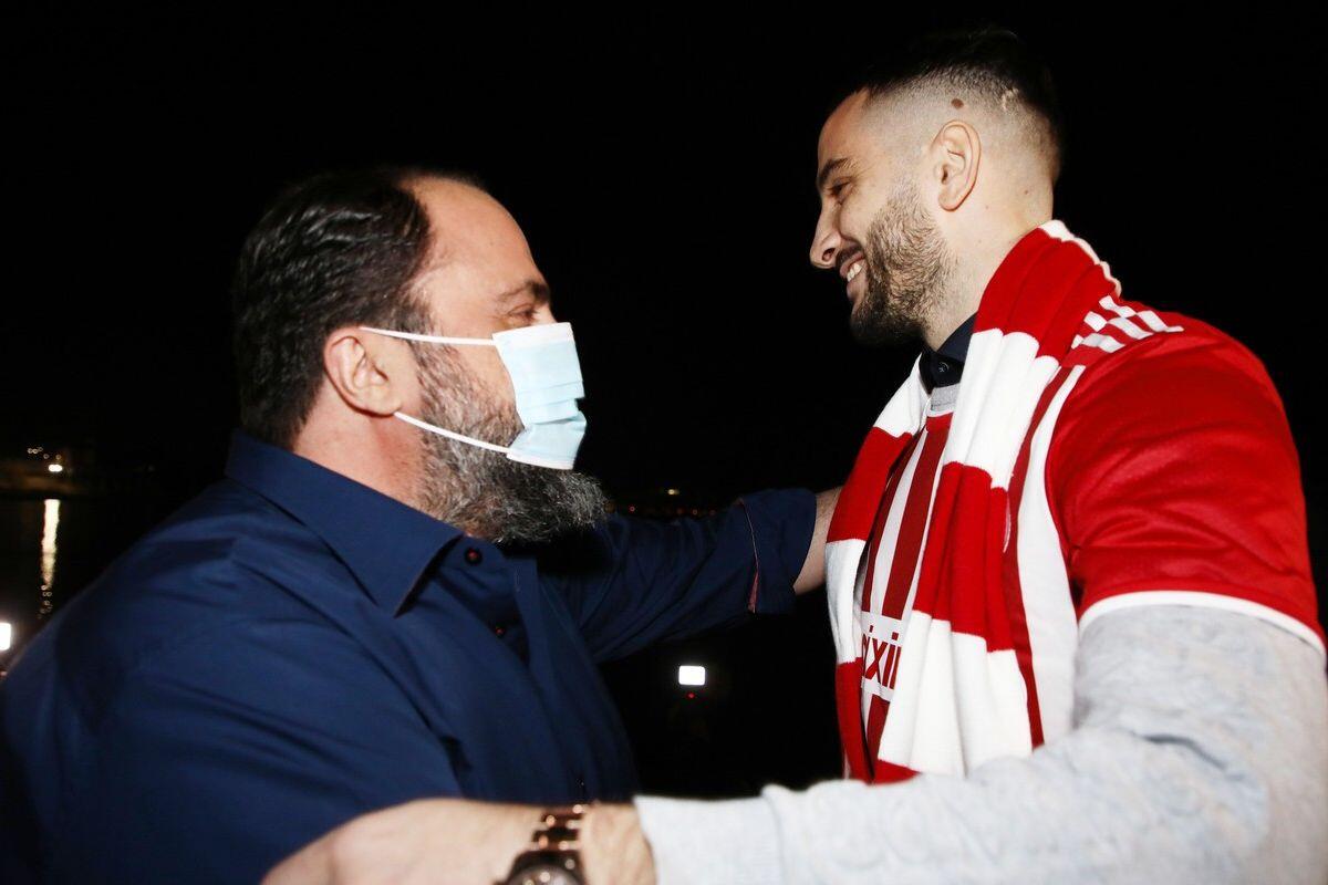 Γράφουν για πρόταση σε Μανωλά, τον «έντυσαν» ήδη στα κίτρινα! (pic) thumb