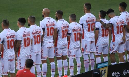  Όλοι οι παίκτες της Αρχεντίνος φόρεσαν το «10» για τον Ντιέγκο! thumb